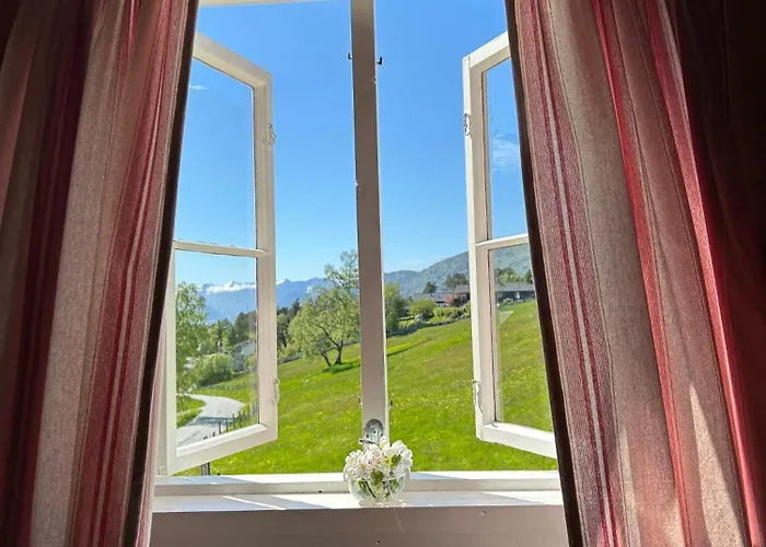 Historic In Scenic Semesterbostad