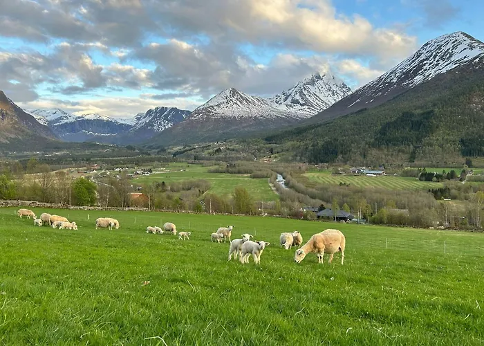 Historic In Scenic Semesterbostad Isfjorden