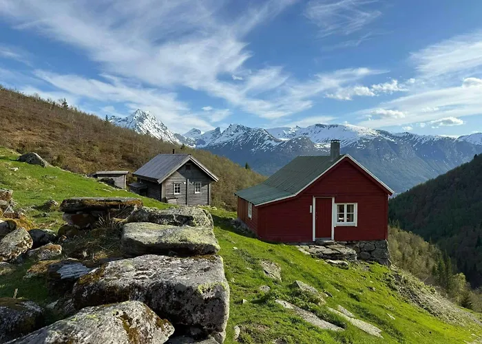 Historic In Scenic * Isfjorden